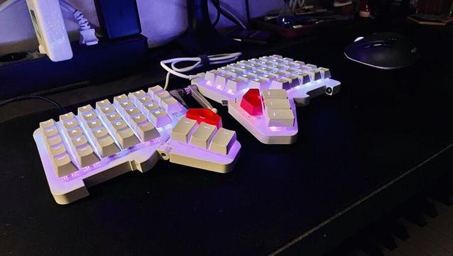 Split Mechanical keyboard, white with red thumb keys
