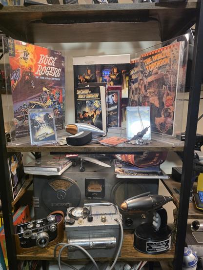 A Hallicrafters S-20R radio  among other Sky Captain props and ephemera.